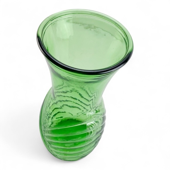 Indiana Glass Green Ribbed Vase 10” Weave​ - Picture 3 of 5